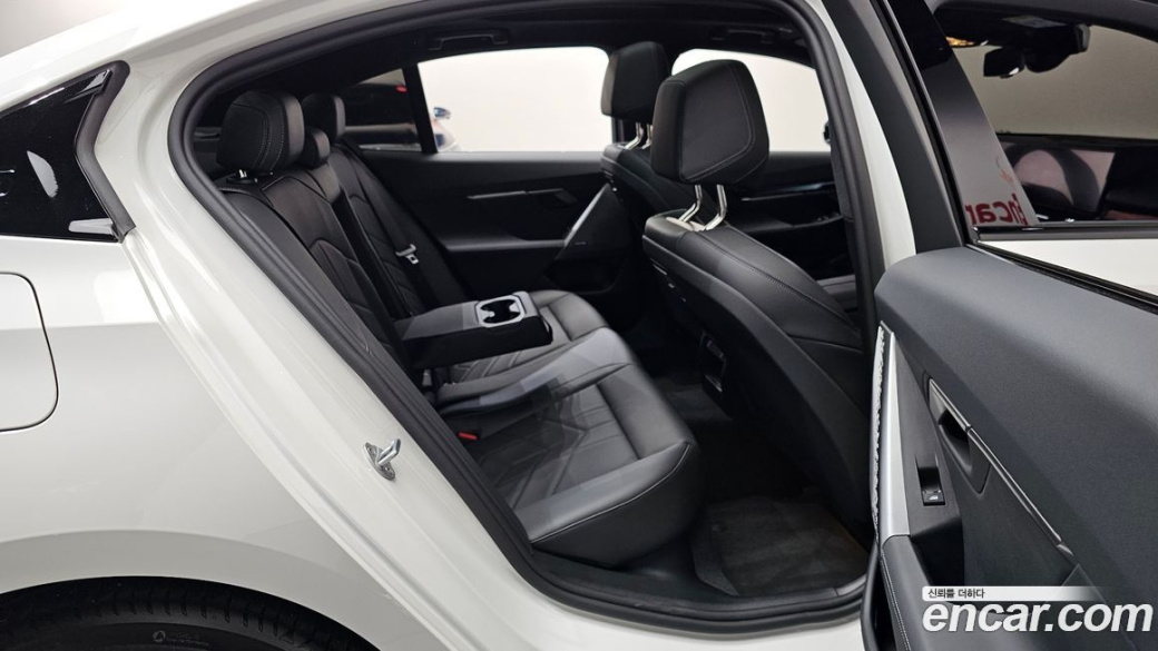 BMW 5-Series 520i M Sport, 2025