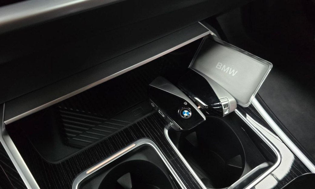 BMW 7-Series 740i xDrive M Sport, 2025