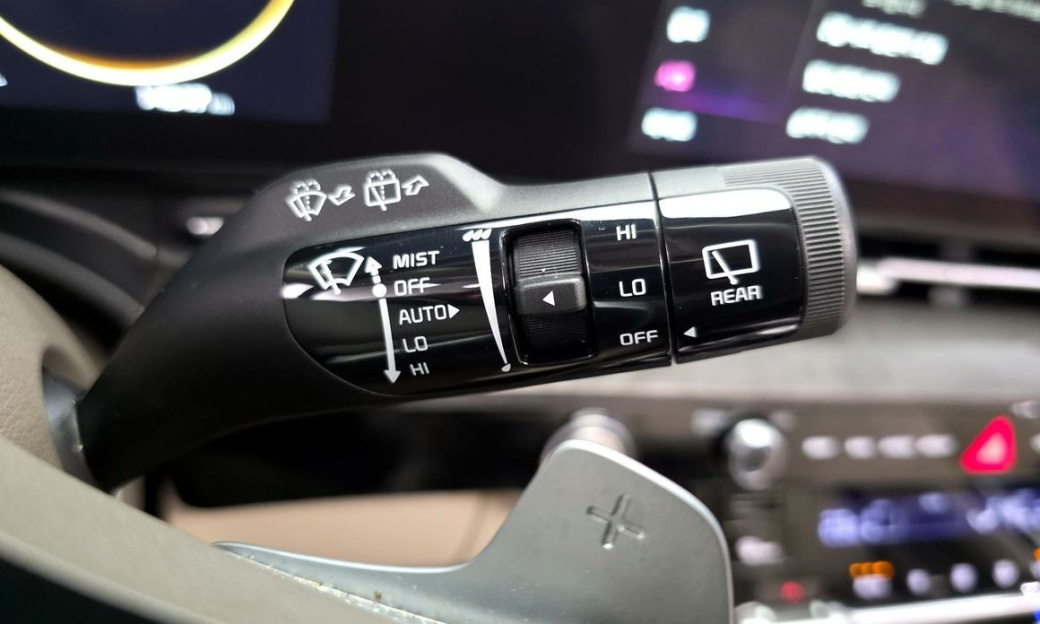 Kia Carnival 9-Seater Signature, 2023