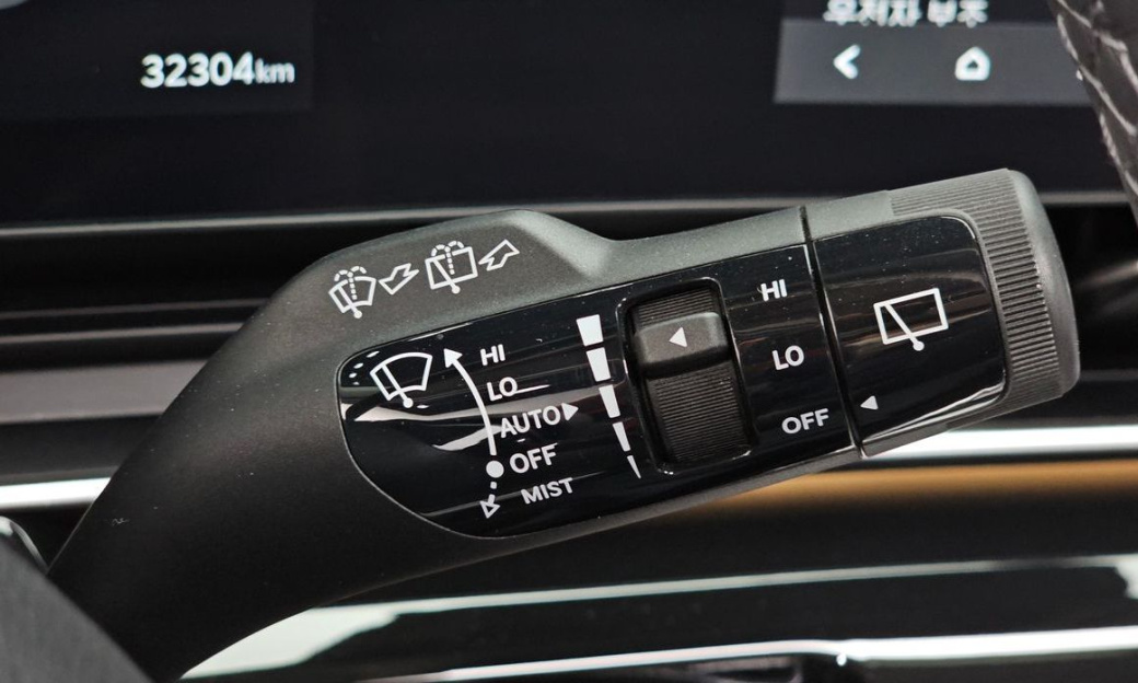 Kia Carnival 9-Seater Gravity, 2025