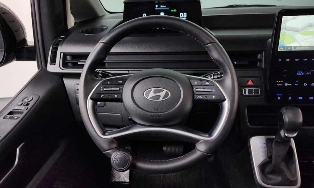 Hyundai Staria Tourer 9-Seater, 2025