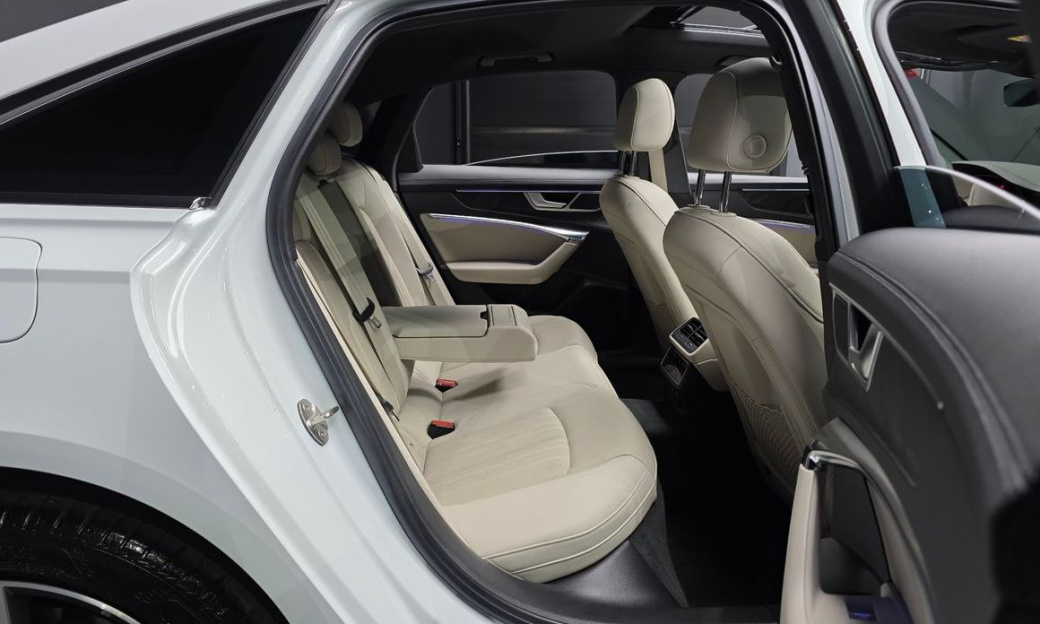 Audi A6 45 TFSI Premium, 2023