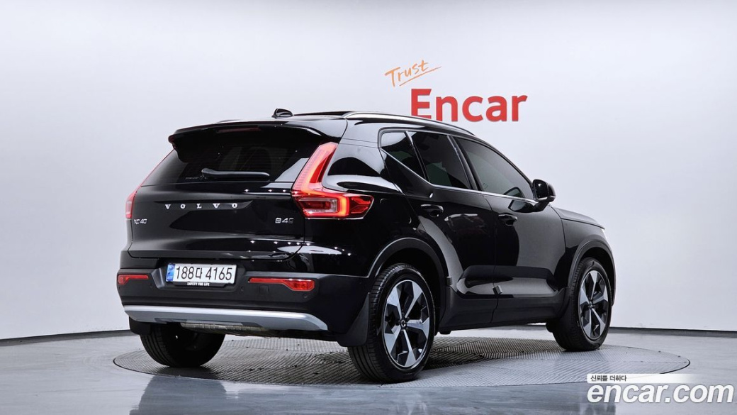 Volvo XC40 B4 Ultimate Bright, 2024