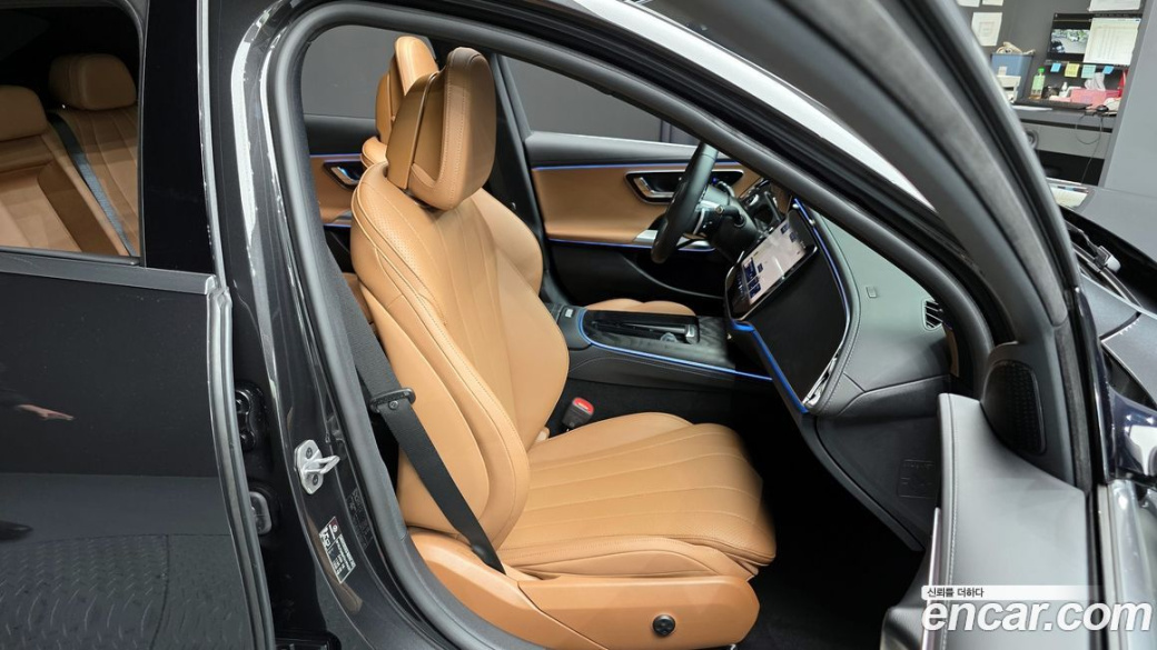 Mercedes-Benz E-Class E200 AMG Line, 2026