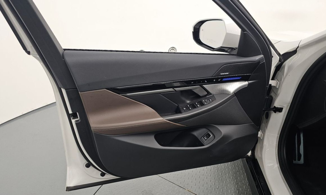 BMW 5-Series 520i M Sport, 2024