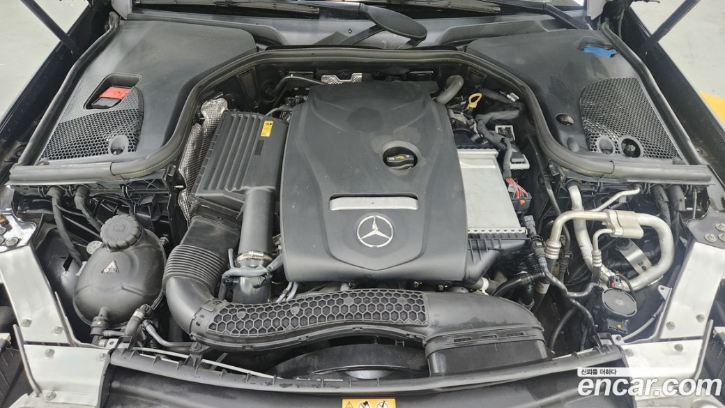 Mercedes-Benz E-Class E250 AMG Line, 2023
