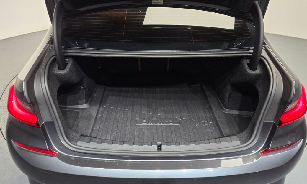 BMW 3-Series 320i M Sport, 2022