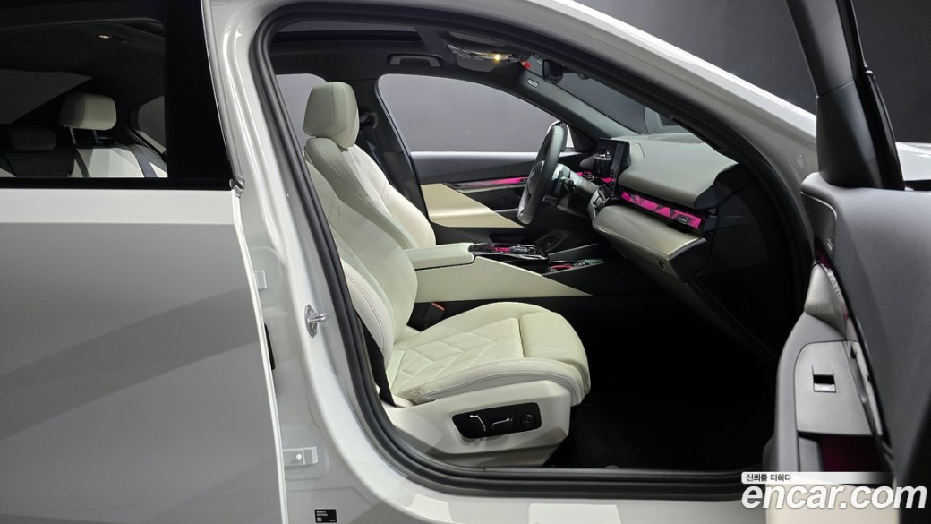 BMW 5-Series 520i M Sport, 2025