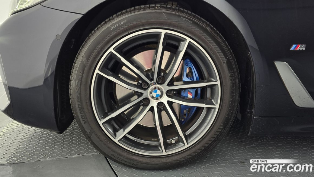 BMW 5-Series 520i M Sport, 2023