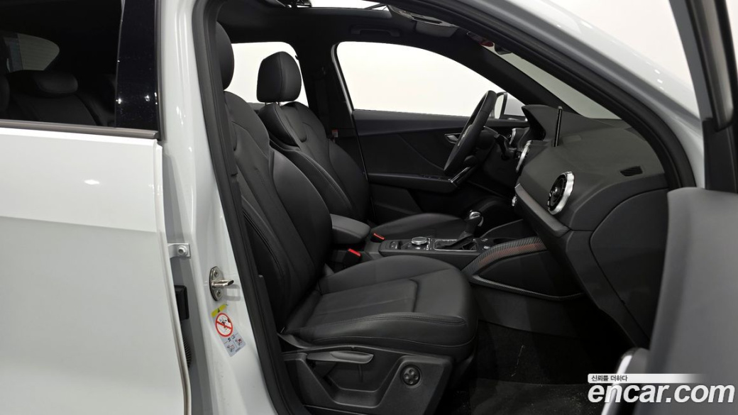 Audi Q2 35 TDI Premium, 2023