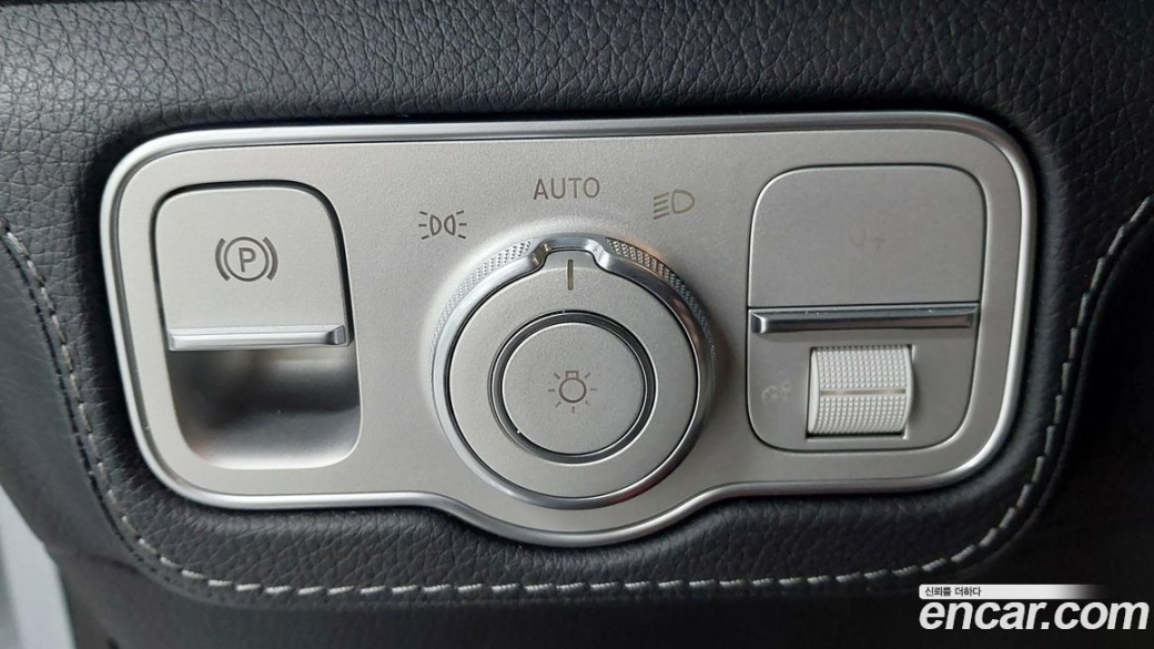 Mercedes-Benz GLE-Class GLE300d 4MATIC, 2025