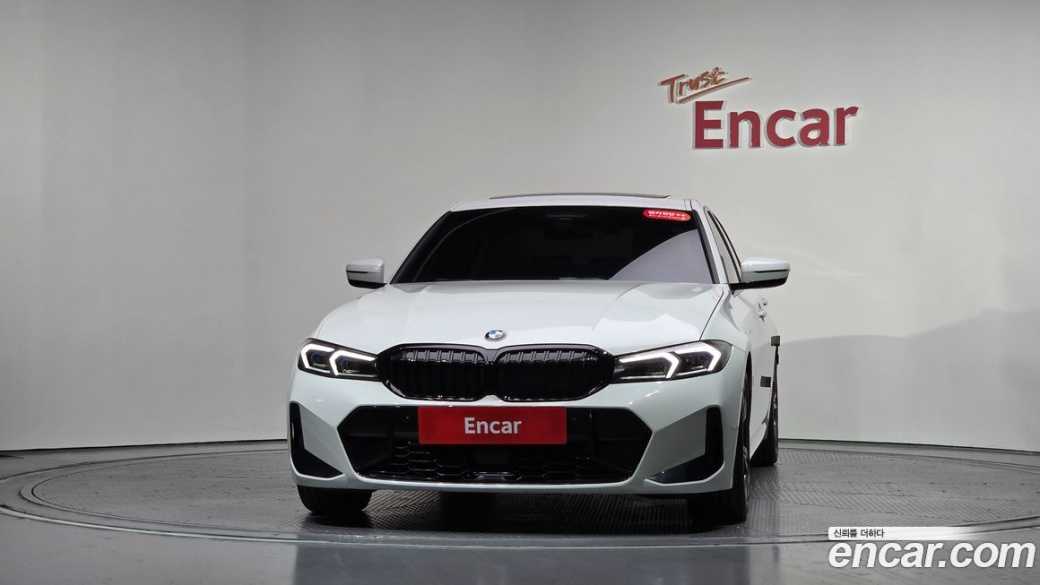 BMW 3-Series 320i M Sport, 2025
