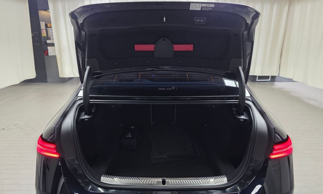 BMW 5-Series 530i xDrive M Sport, 2025