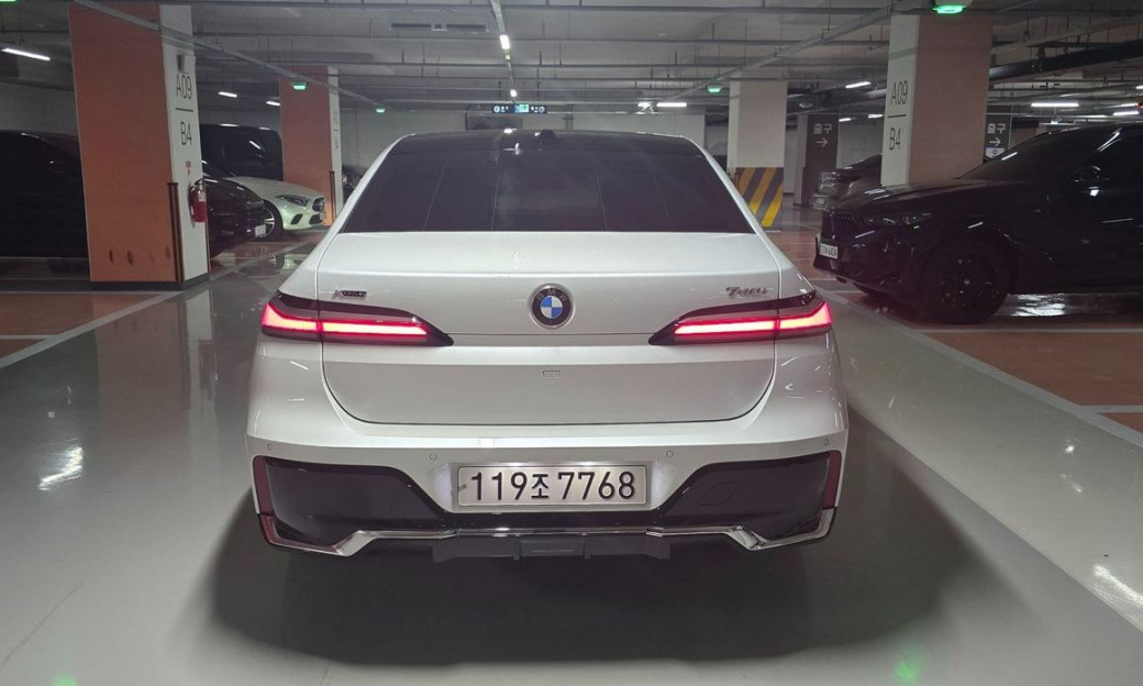BMW 7-Series 740i xDrive M Sport, 2025