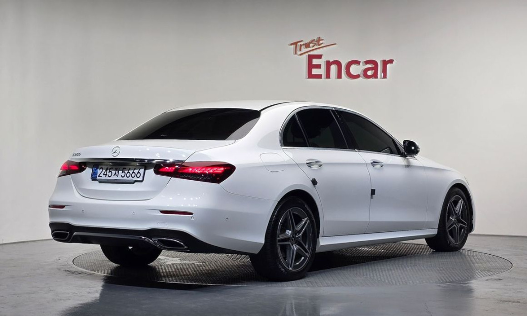Mercedes-Benz E-Class E250 AMG Line, 2023