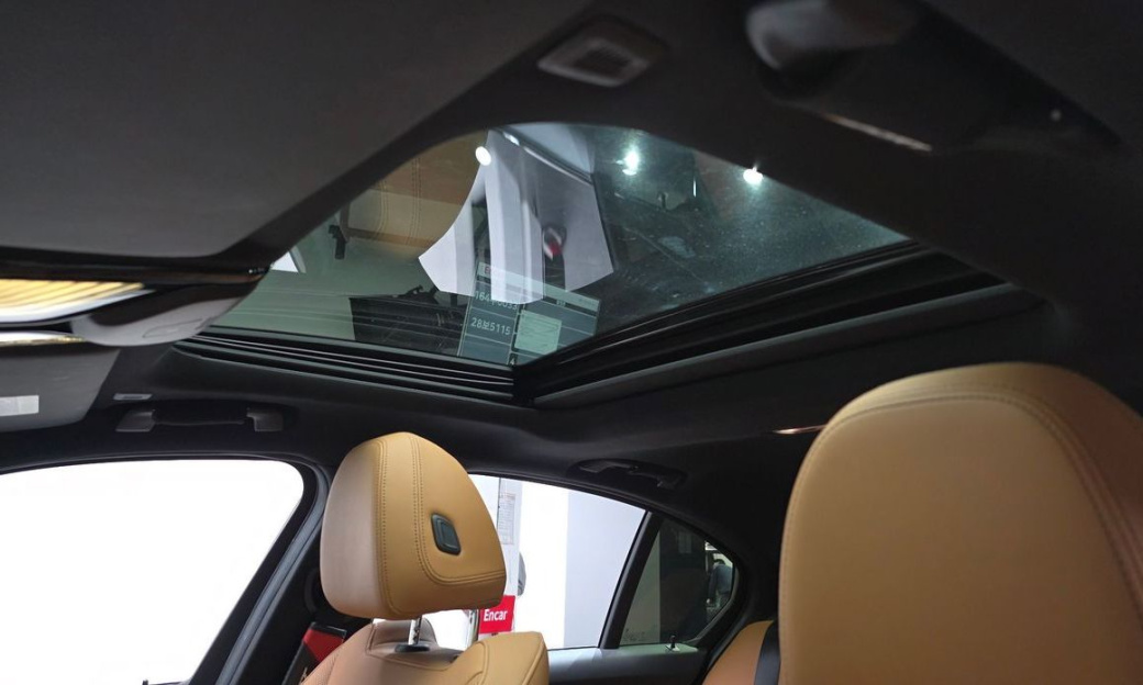 BMW 3-Series 320i M Sport, 2025