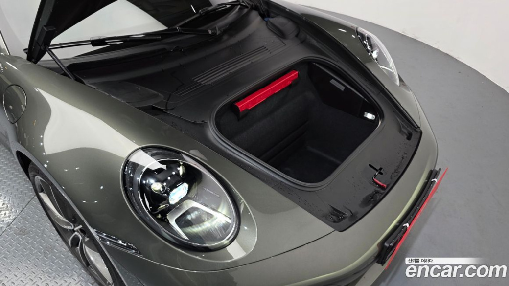 Porsche 911 Carrera Cabriolet, 2023