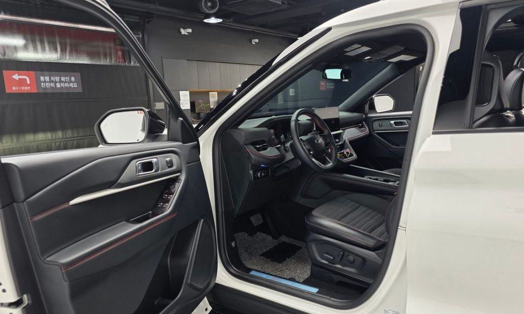 Ford Explorer 2.3 ST-Line 4WD, 2025