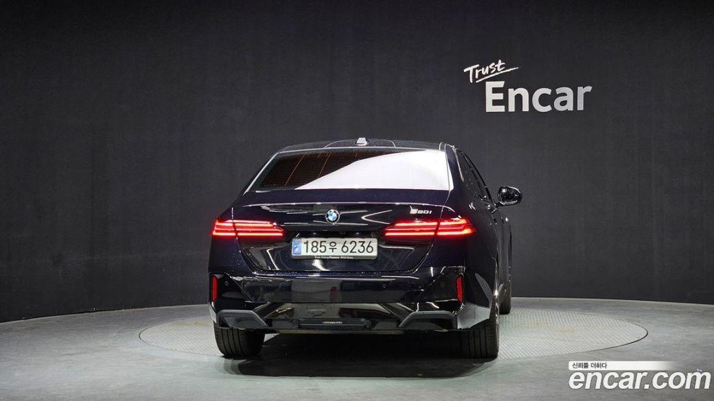 BMW 5-Series 520i M Sport, 2025