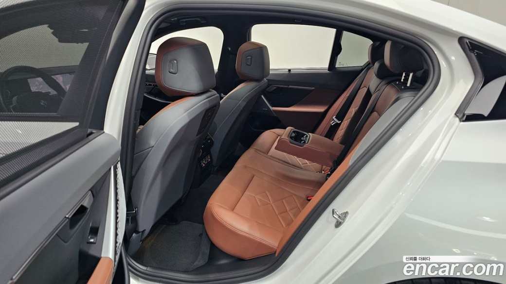BMW 5-Series 530i xDrive M Sport, 2024