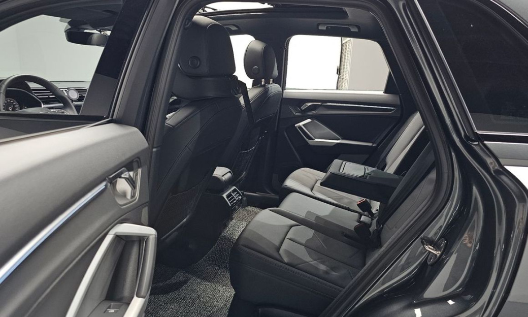 Audi Q3 35 TDI Premium, 2025