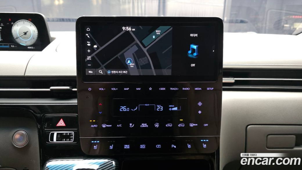 Hyundai Staria Lounge 9-Seater, 2022