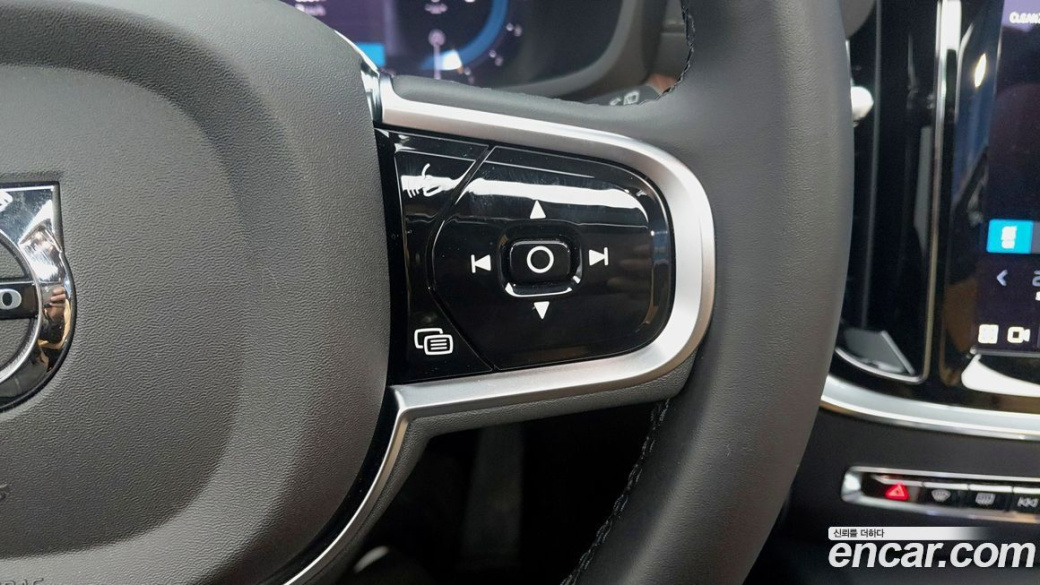 Volvo V60 B5 Ultimate AWD, 2024