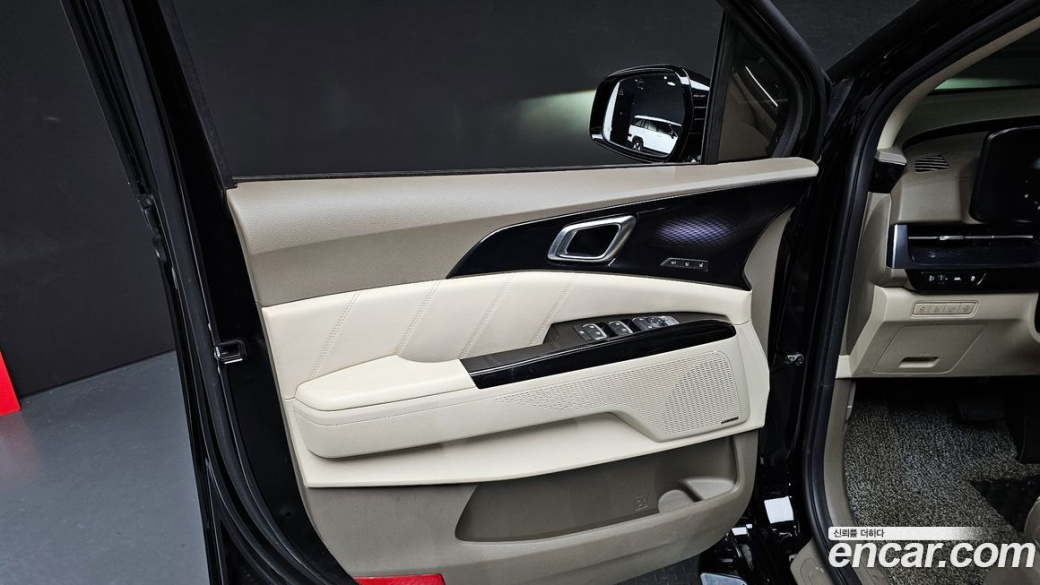Kia Carnival 9-Seater Hi-Limousine, 2022