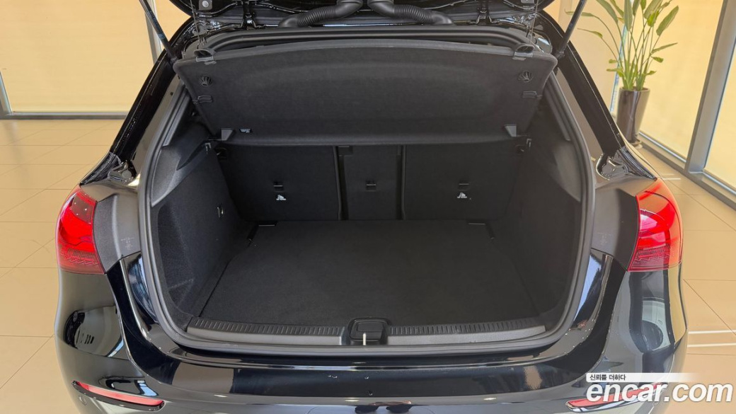 Mercedes-Benz A-Class A220 Hatchback, 2024
