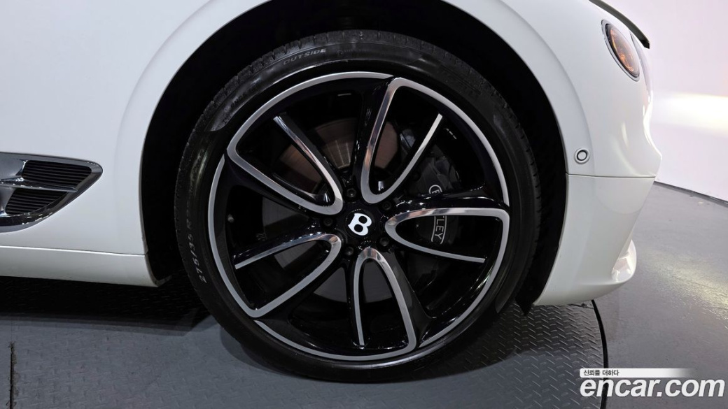 Bentley Continental 4.0 GT Azure, 2023