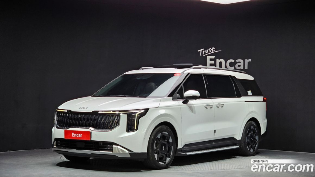 Kia Carnival 9-Seater Signature, 2024