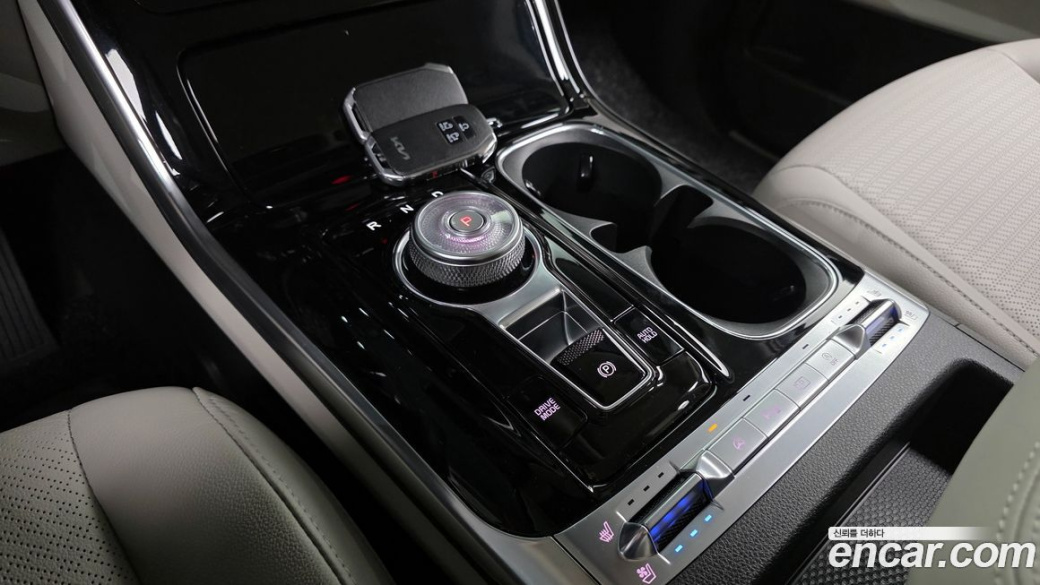 Kia Carnival 7-Seater Outdoor, 2023