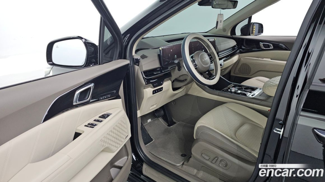 Kia Carnival 9-Seater Hi Limousine, 2024