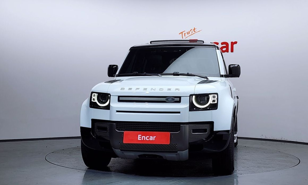 Land Rover Defender 110 P300 X-Dynamic SE, 2024