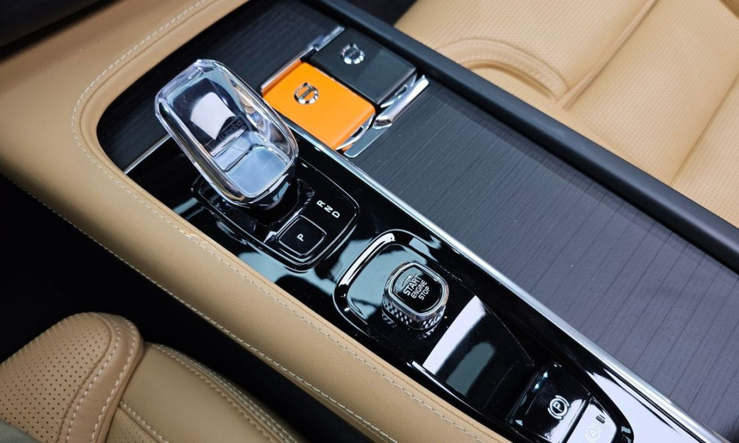 Volvo XC90 B6 Ultimate Bright, 2024