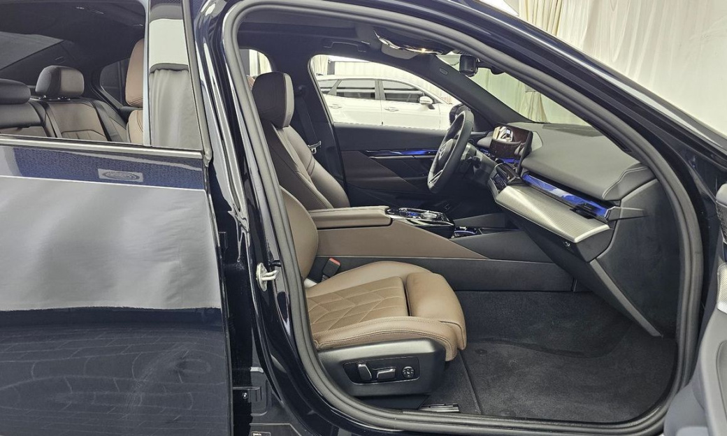 BMW 5-Series 523d M Sport, 2025