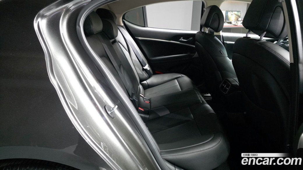 Genesis G70 Gasoline 2.0T 4WD, 2022