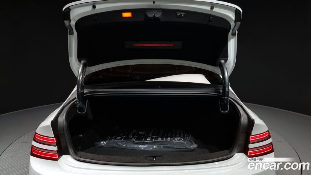 Genesis G80 Gasoline 2.5 Turbo 2WD, 2026