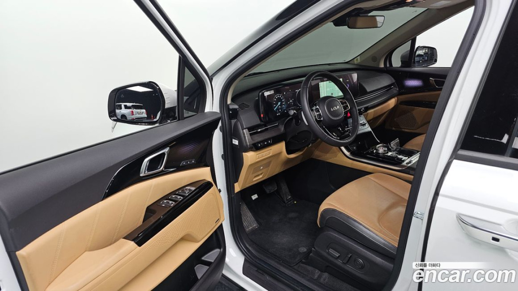 Kia Carnival 7-Seater Signature, 2023