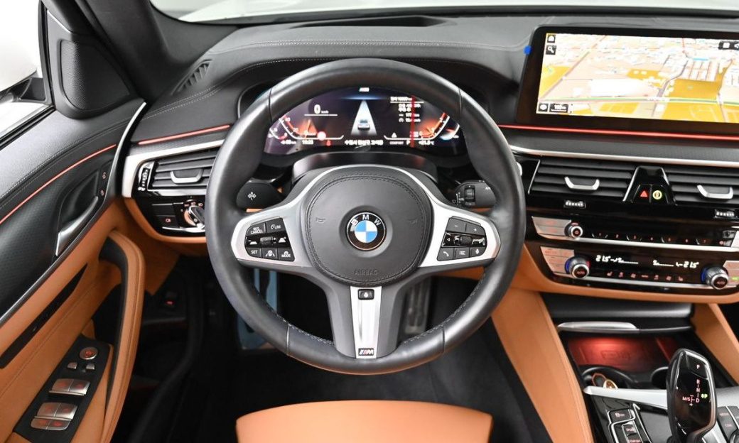 BMW 5-Series 520i M Sport, 2023
