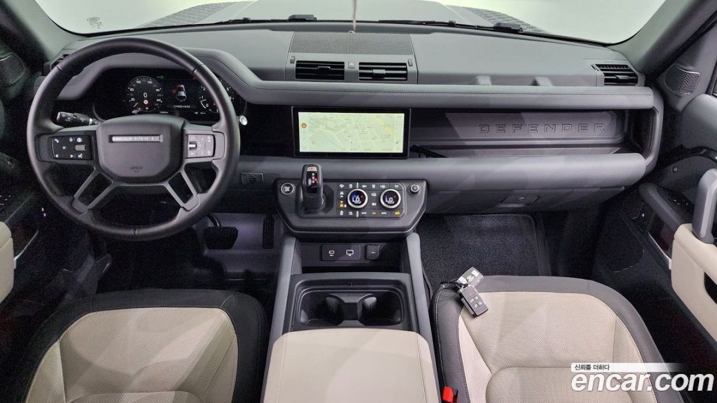 Land Rover Defender 110 P300 X-Dynamic SE, 2024