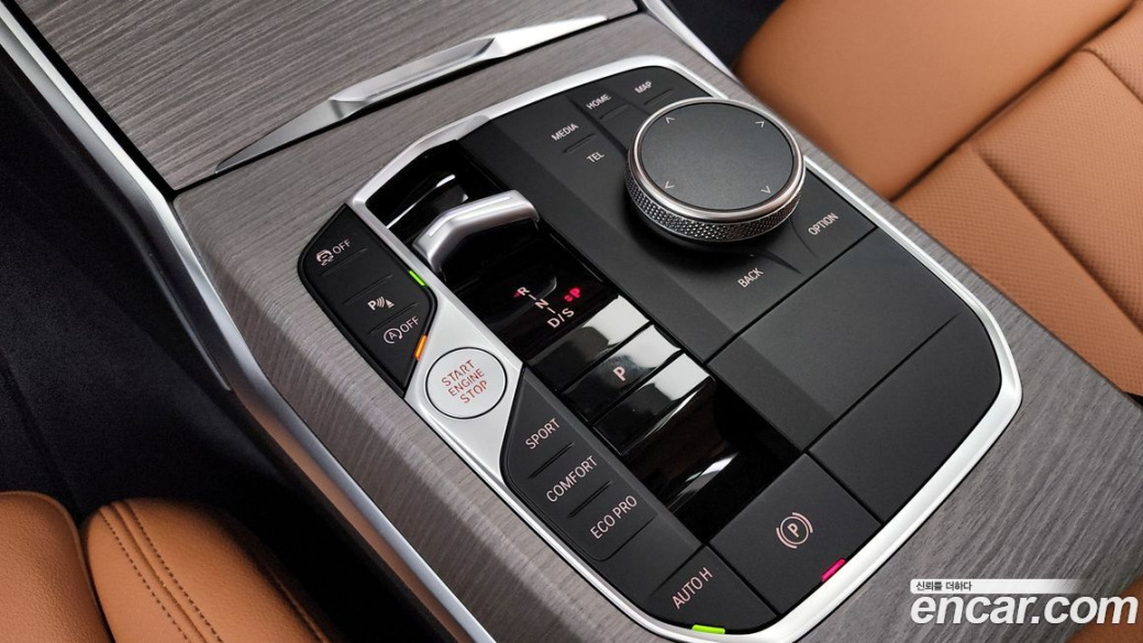 BMW 3-Series 320i, 2025