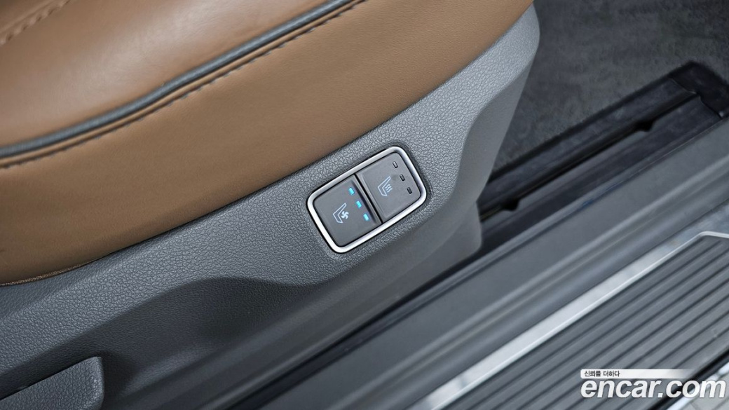 Hyundai Staria Lounge 9-Seater, 2023