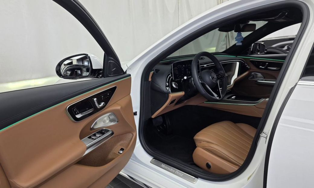 Mercedes-Benz E-Class E300 4MATIC Exclusive, 2024