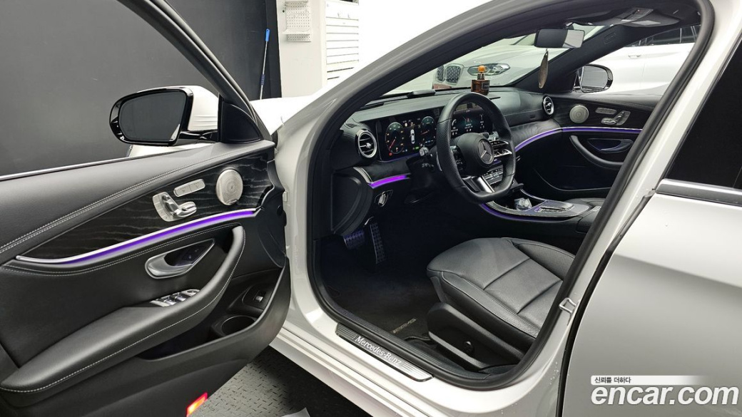 Mercedes-Benz E-Class E220d 4MATIC AMG Line, 2022