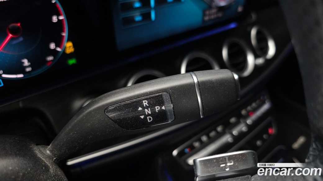 Mercedes-Benz E-Class E220d 4MATIC AMG Line, 2022