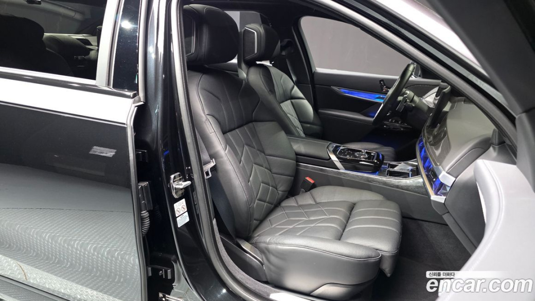 BMW 7-Series 740i xDrive M Sport, 2024