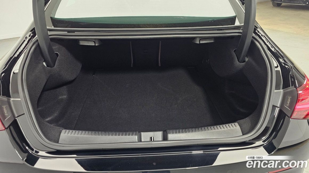 Mercedes-Benz CLA-Class CLA250 4MATIC, 2025