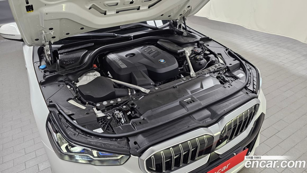 BMW 5-Series 530i xDrive M Sport, 2024