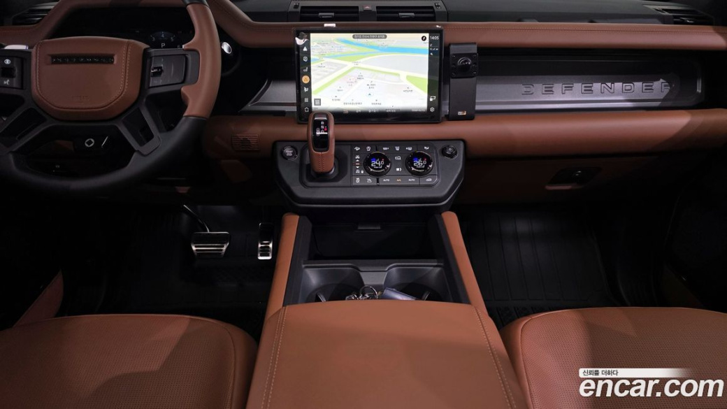Land Rover Defender 110 P635 Octa, 2025